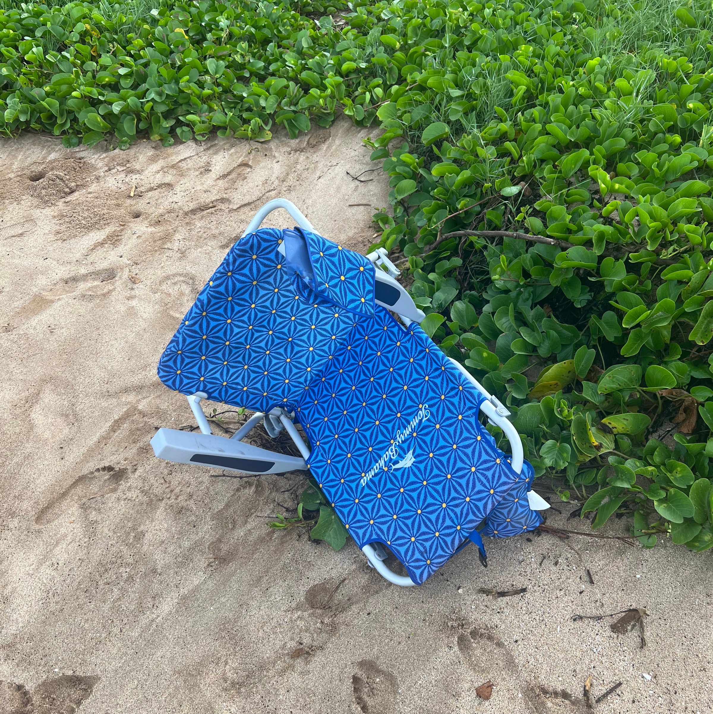 Closing a tommy bahama beach chair hotsell