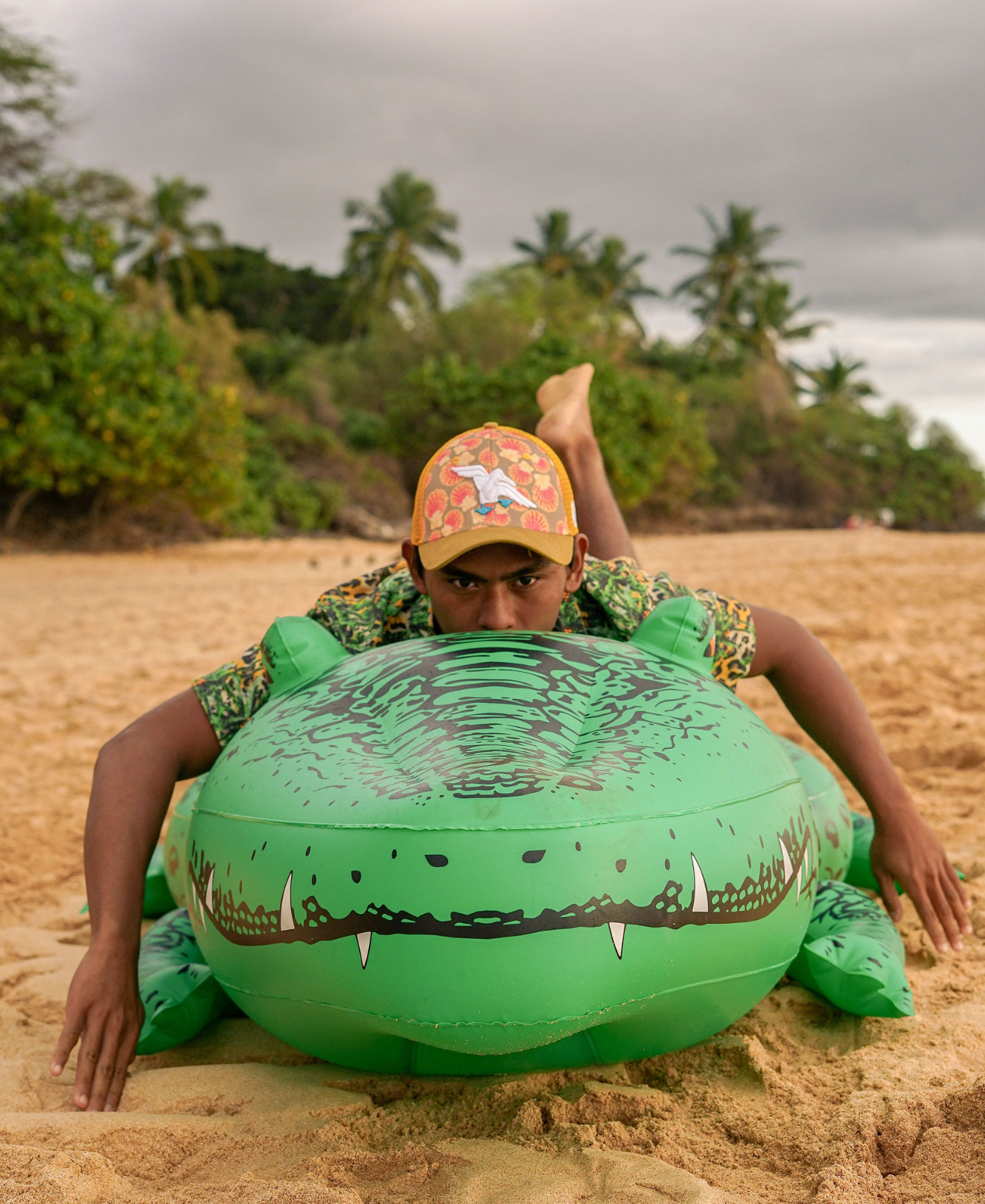 We Shell surf ~ Trucker